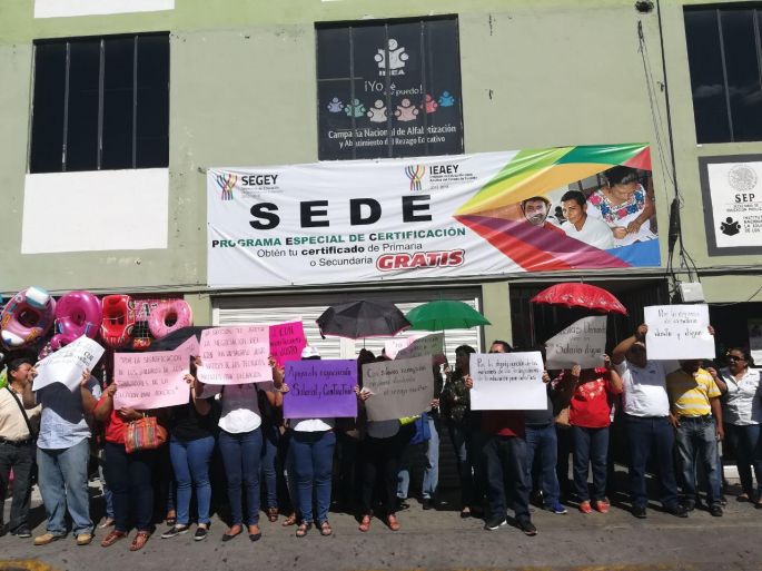 Exigen aumento trabajadores del INEA