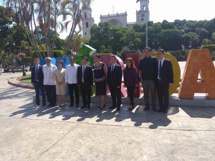 Delegación china de Chengdú visita el Centro Histórico de Mérida