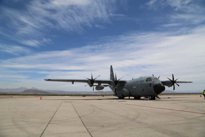 Visitan México dos aviones cazahuracanes estadounidenses para promover la cultura de prevención ante ciclones tropicales