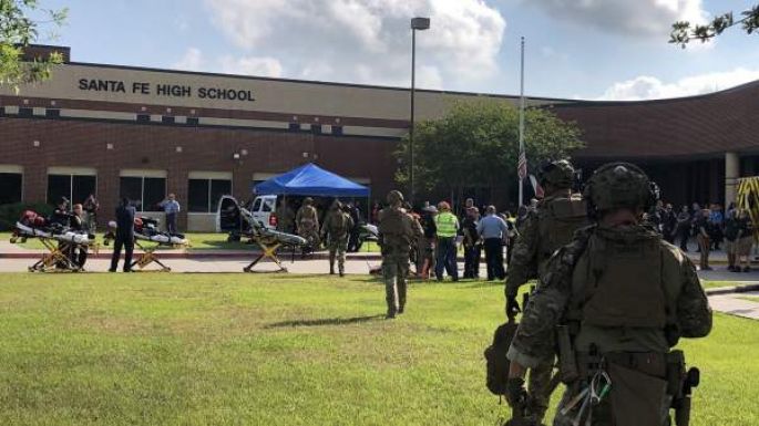 Al menos 8 muertos y varios heridos en un tiroteo en un instituto de Texas: dos detenidos  