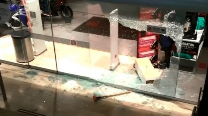 Con mazos, roban siete millones de Liverpool en Perisur