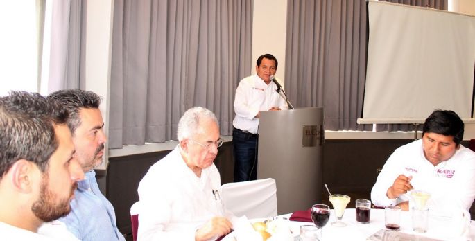 Recibe "Huacho" Díaz Mena respaldo y apoyo a sus propuestas