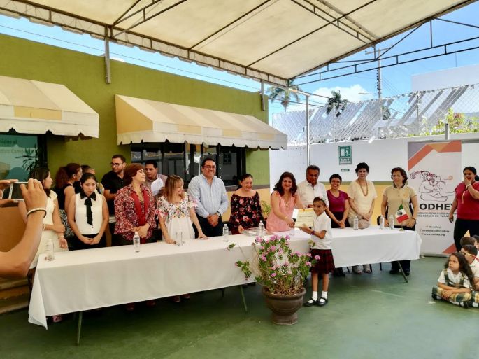 Premia CODHEY a ganadores de concurso literario
