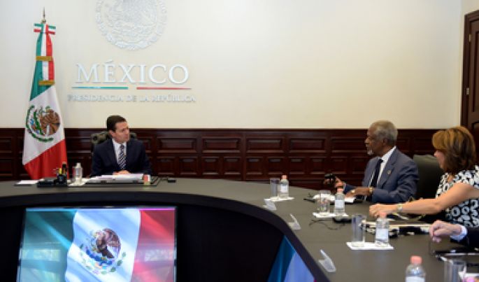 Recibe Peña Nieto a Kofi Annan en Los Pinos