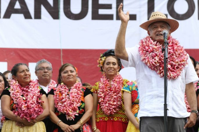 Asegura AMLO que va muy bien, porque trae 52 por ciento de intención de voto