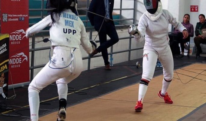 Frania Tejeda, primer lugar en espada femenil, dentro de la Universiada