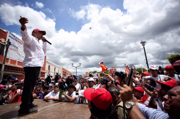 Se contradice AMLO