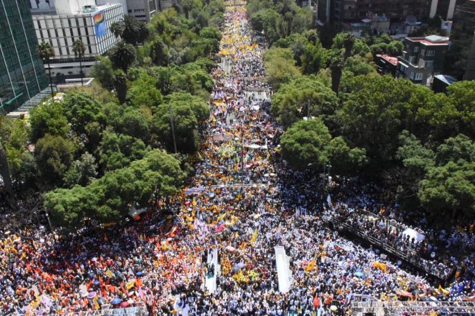 Cierra su campaña el PRD ante más de 180 mil capitalinos