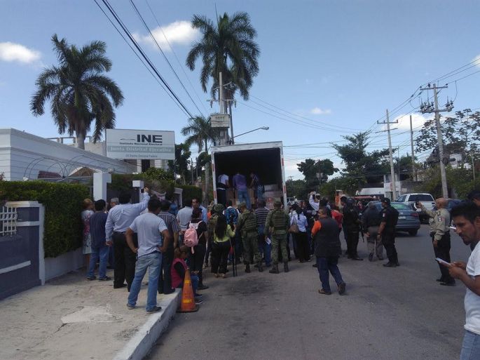 Entregan material electoral a las Juntas Distritales del INE