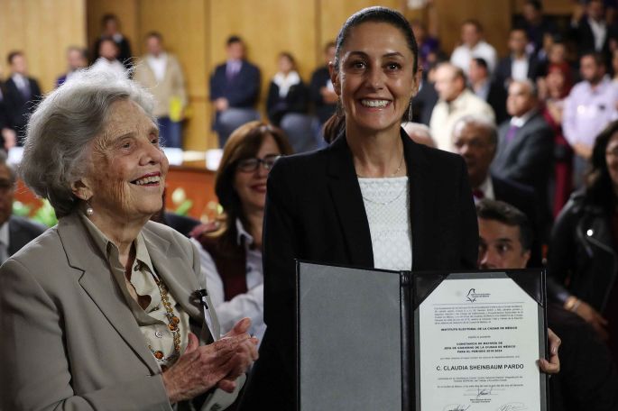 Claudia Sheinbaum, Jefa de Gobierno de la CDMX; acabó con 21 años de gobiernos emanados del PRD