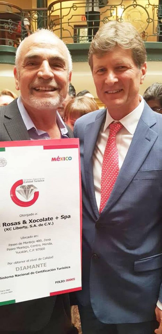 Rosas y Chocolate y Avis Yucatán reciben premio de Calidad Turística