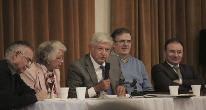 AMLO presenta 13 reformas para la “Cuarta Transformación” de México