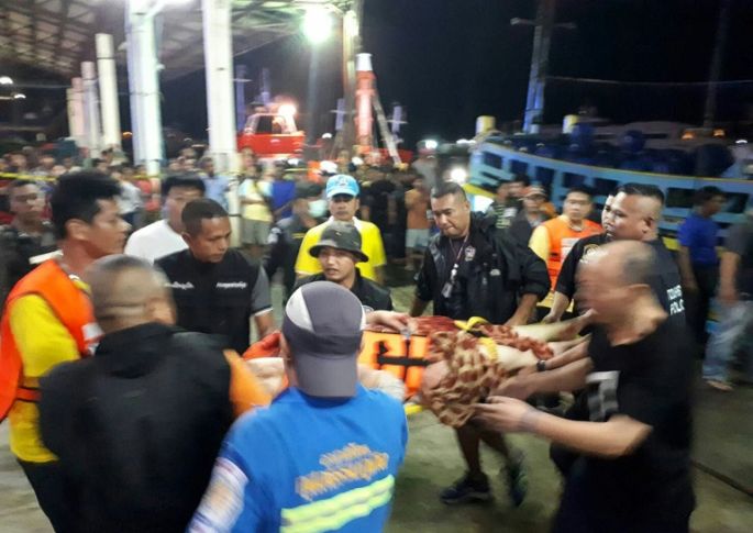 Un muerto y más de 50 desaparecidos al naufragar una barca ante isla tailandesa