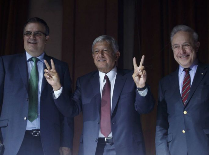 Ajusta su gabinete AMLO: Ebrard por Vasconcelos en Relaciones Exteriores
