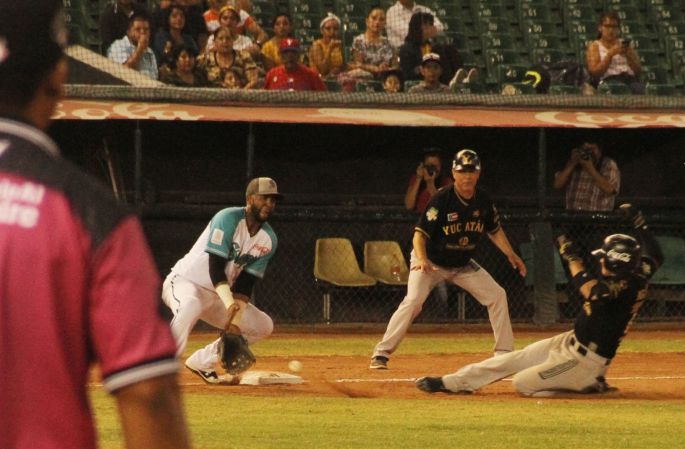 Leones se lleva el primero de la serie ante Saraperos