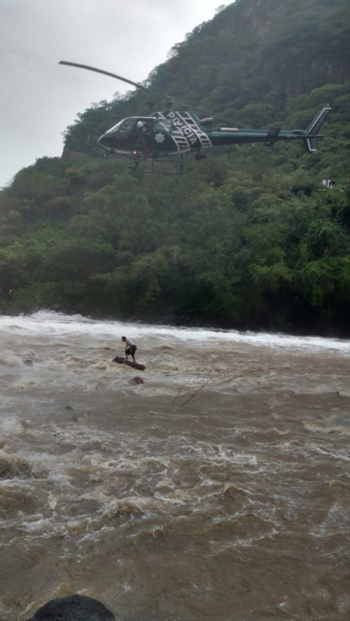 Lo rescatan de morir ahogado