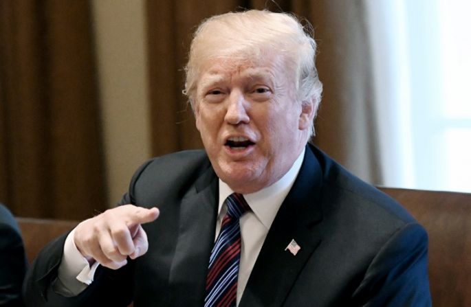 Trump denuncia espionaje de los demócratas y llama corrupta a Hillary Clinton
