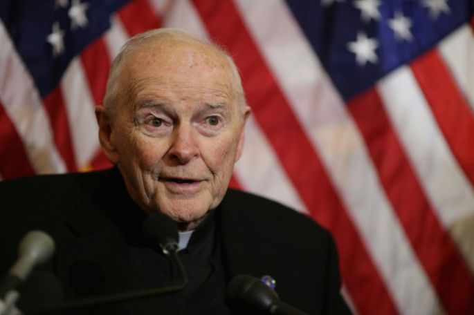 El papa acepta la renuncia del cardenal McCarrick, acusado de abusos sexuales