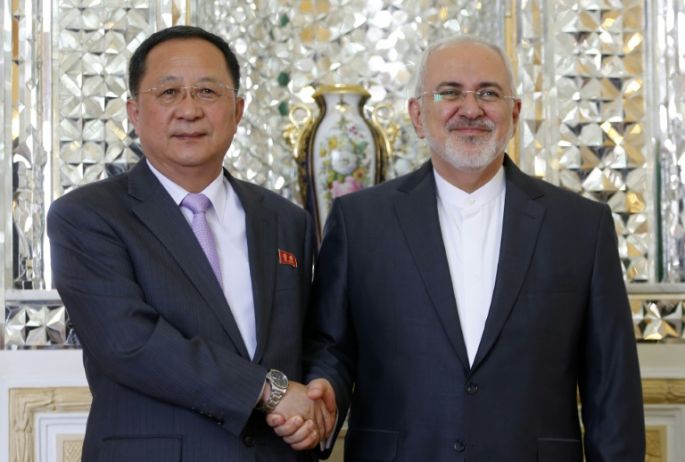 El jefe de la diplomacia norcoreana viajó a Irán