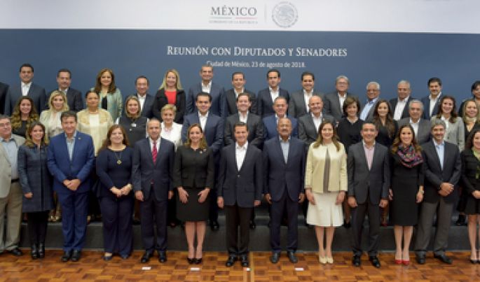 Se reúne el Presidente Enrique Peña Nieto con Diputados y Senadores Electos por el PRI