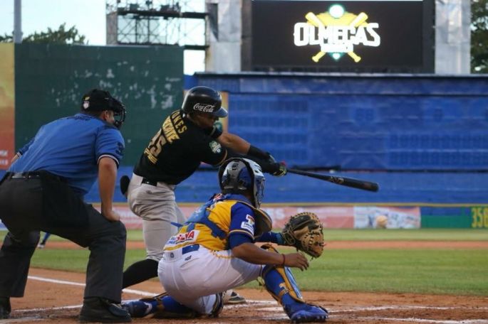 Samayoa luce y Yucatán asegura la serie en Tabasco