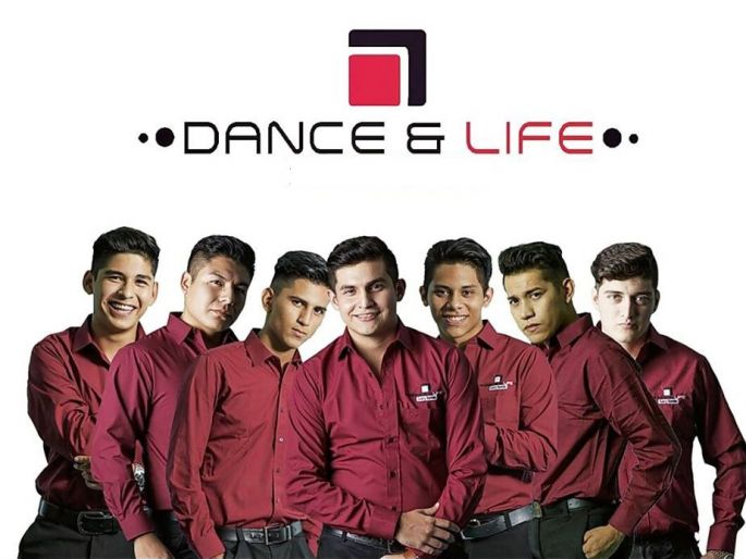 Noche de baile popular en la colonia Alemán