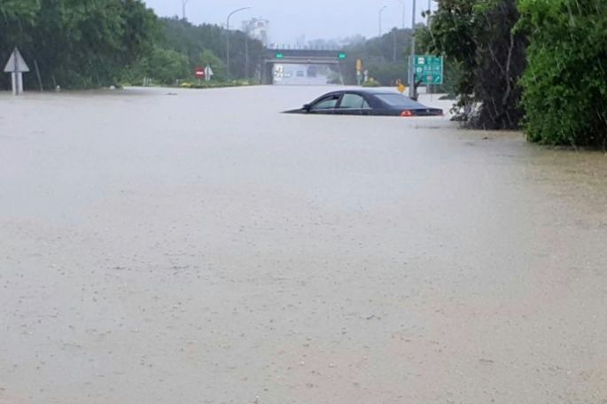 Seis muertos y miles de evacuados por inundaciones en Taiwán