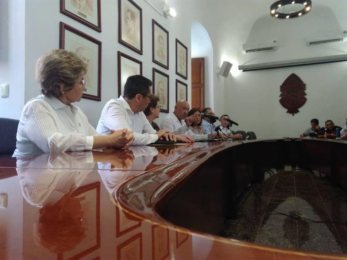 El rector de la UADY, presenta el Programa Universidad de los Mayores