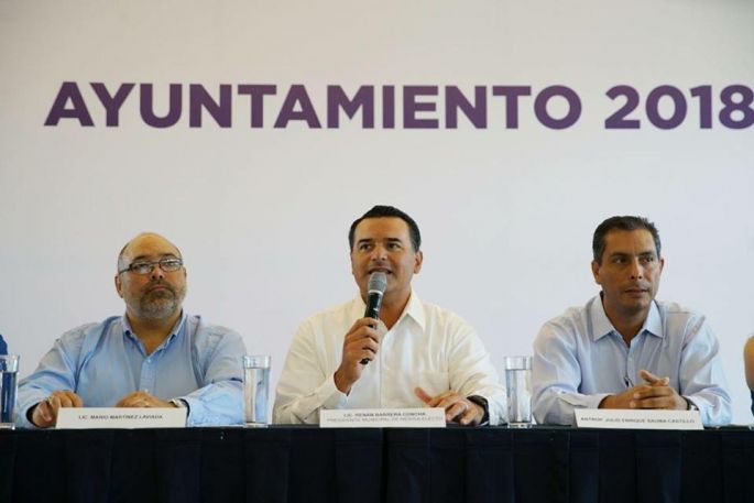 Presenta Renán Barrera al primer grupo de colaborares en el municipio de Mérida