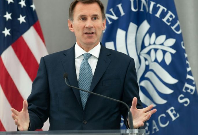 Reino Unido pide a la UE y EEUU "ir más allá" para contrarrestar a Rusia