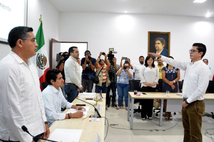 Rinden protesta nuevos funcionarios del Inaip y Asey