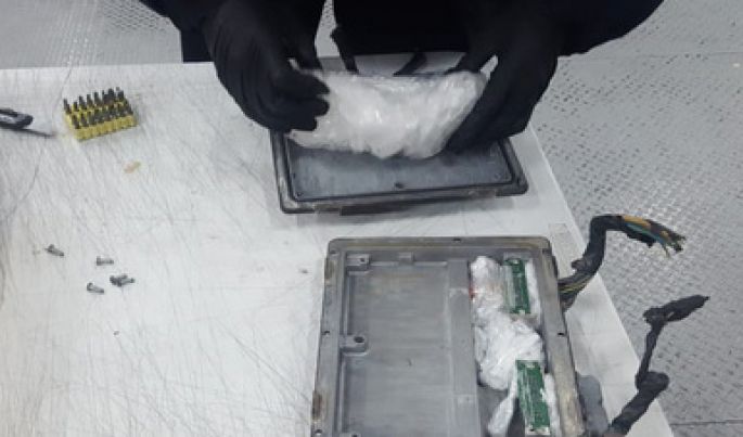 La Policía Federal asegura aparente crystal oculta en computadora automotriz en Aeropuerto de Querétaro