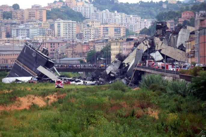 Decenas de "víctimas" por derrumbe de puente en autopista italiana