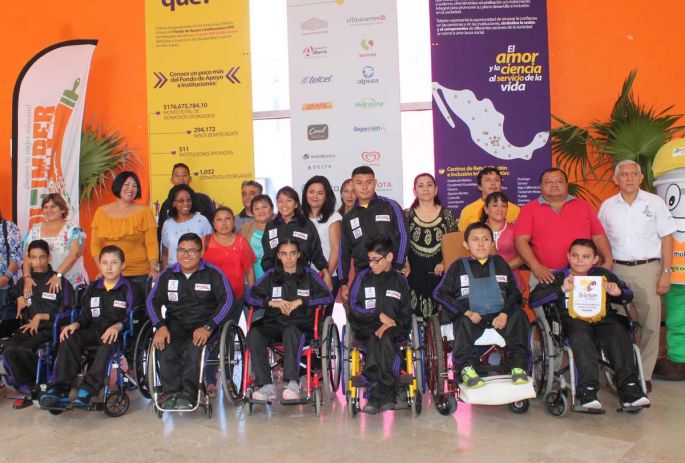 Abanderan a la delegación de atletas paralímpicos del CRIT   