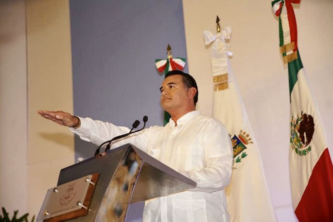 Con gran respaldo ciudadano, Renán Barrera rindió su Compromiso Constitucional 