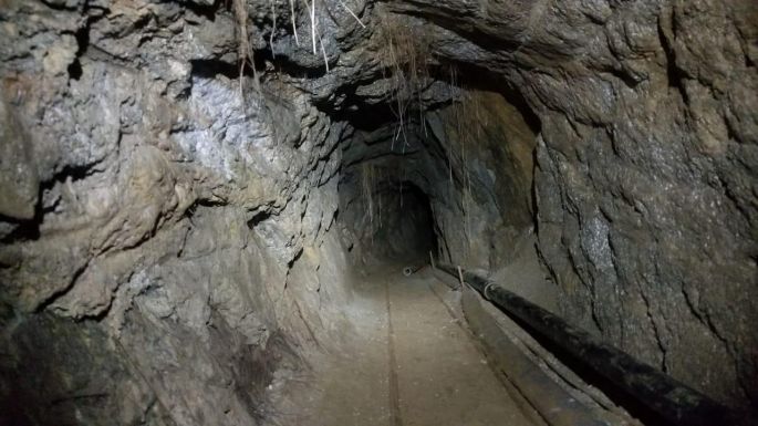 Encuentran un túnel en una casa de Tecate, Baja California que cruzaba a USA