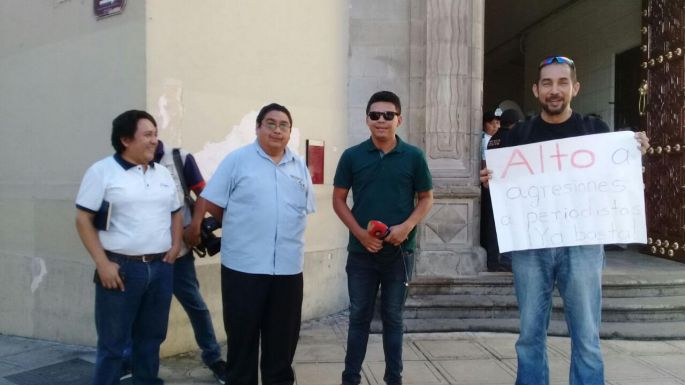 Periodistas piden un alto a la violencia en su contra; se manifiestan en contra de la UADY