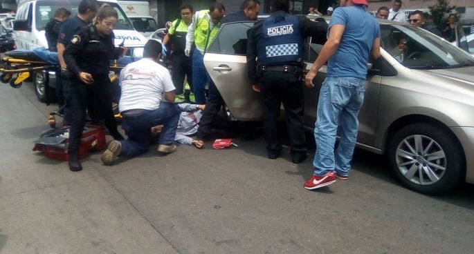Asalto a policía desata balacera en la Ciudad de México