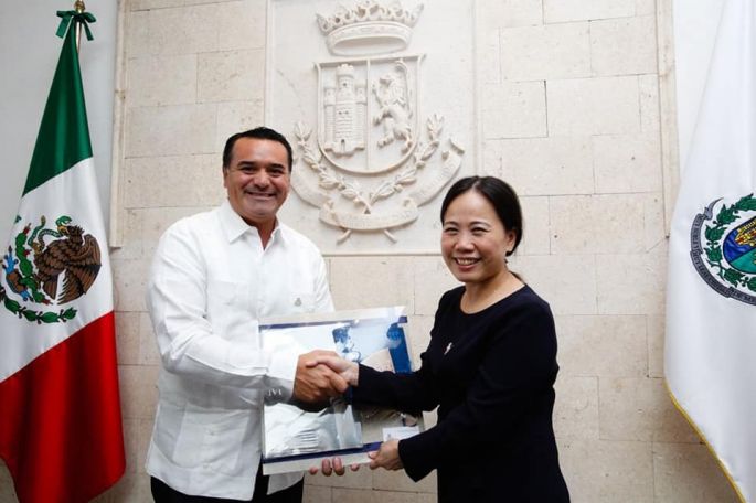 El alcalde Renán Barrera recibe a una delegación de la ciudad china de Nanchang