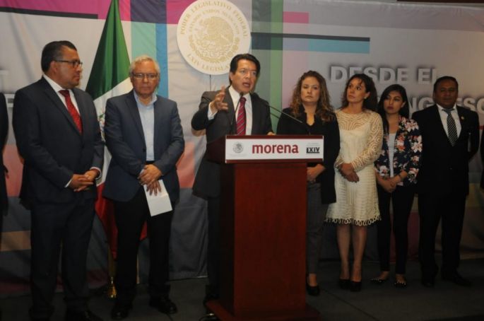 Caminito de la escuela ... da marcha atrás la reforma educativa; "ni una coma quedará"