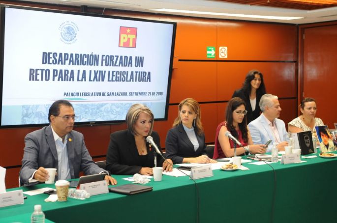 Familiares de víctimas exigen creación de fiscalías y comités estatales especializados en la materia