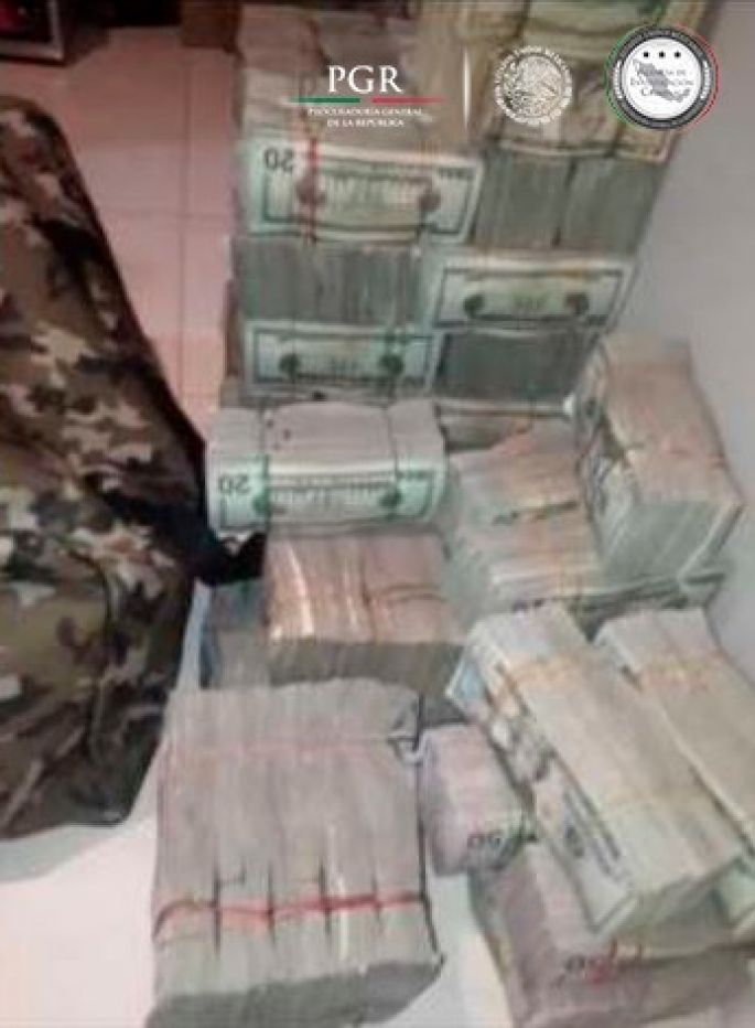 Decomisa la PGR dinero y drogas, en la Ciudad de México