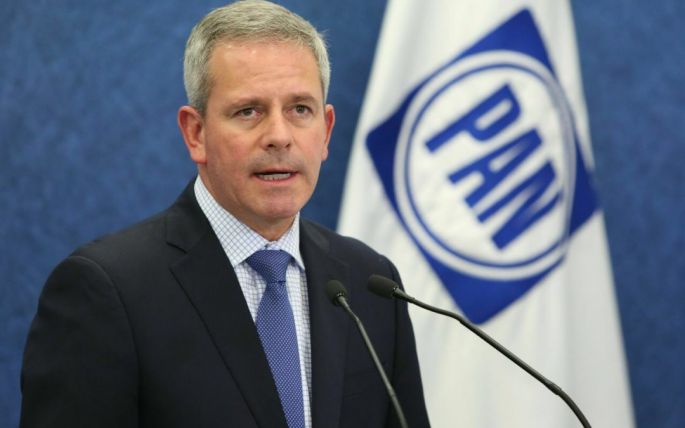 Exige el PAN a López Obrador que cumpla con su promesa de bajar el precio de las gasolinas