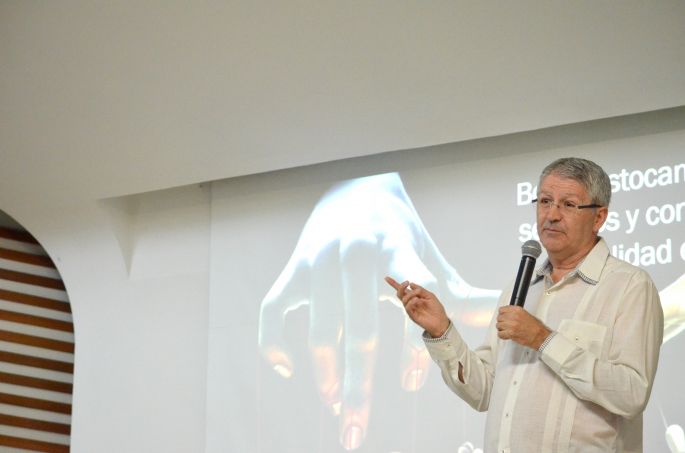 “Fake news” manipulan la opinión pública: Emilio Sánchez