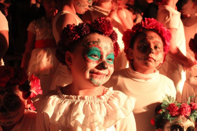 Niñas y niños viven el Día de Muertos en Yucatán   