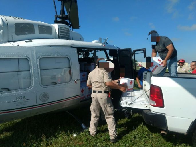 Helicópteros de PGR trasladan 11 toneladas de víveres en Sinaloa y Nayarit