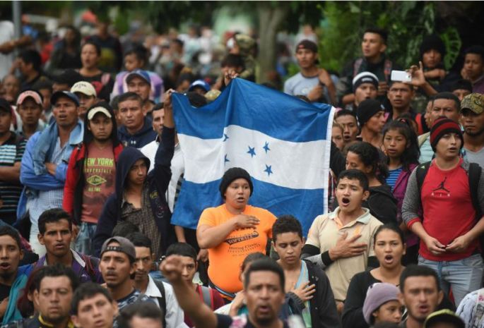 Con generosidad los mexicanos reciben a las hordas hondureñas