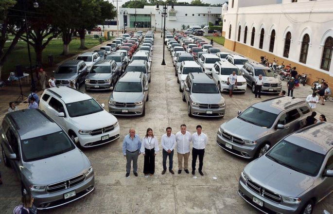 Continúa la aplicación del Plan de Austeridad estatal, el gobernador Mauricio Vila Dosal, devuelve vehículos de lujo