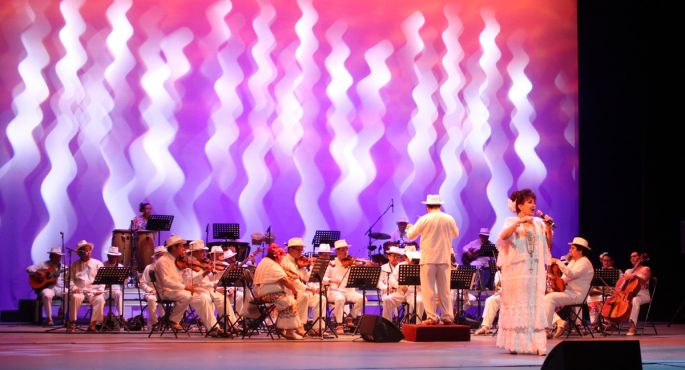Vibra el público con el concierto Noche de Efemérides  