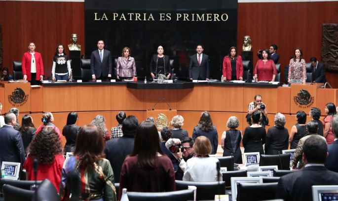 Conmemora el Senado 65 años del derecho al voto de la mujer
